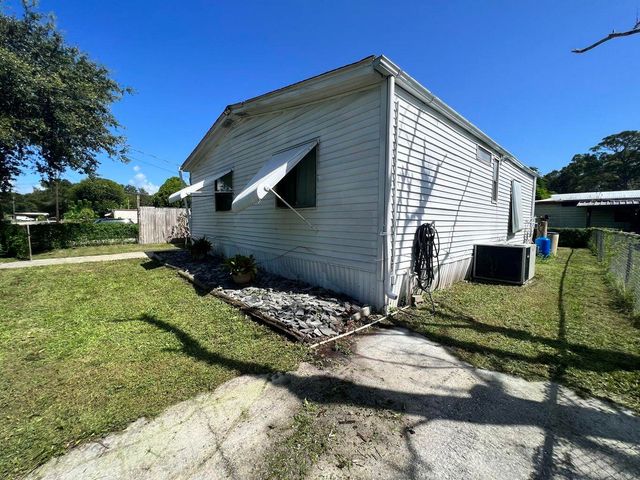 9301 SE 61st Drive, Okeechobee, FL 34974