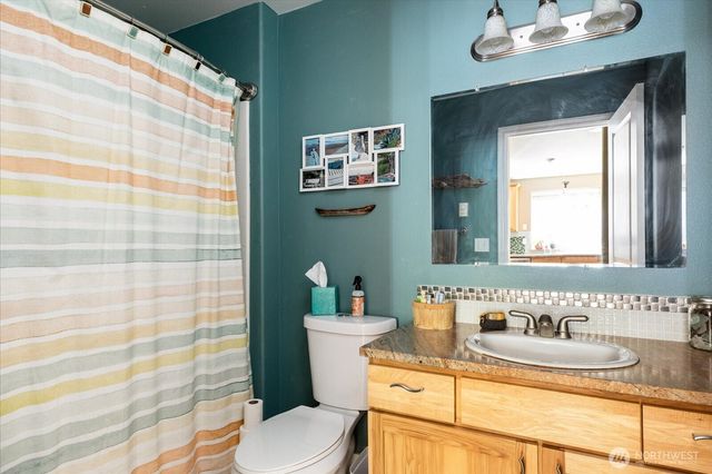 1796 Twin Oaks Lane, Freeland, WA 98249
