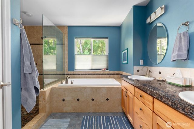 1796 Twin Oaks Lane, Freeland, WA 98249