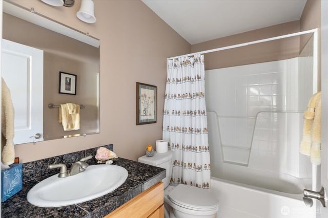 1796 Twin Oaks Lane, Freeland, WA 98249