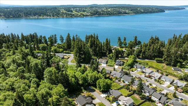 1796 Twin Oaks Lane, Freeland, WA 98249