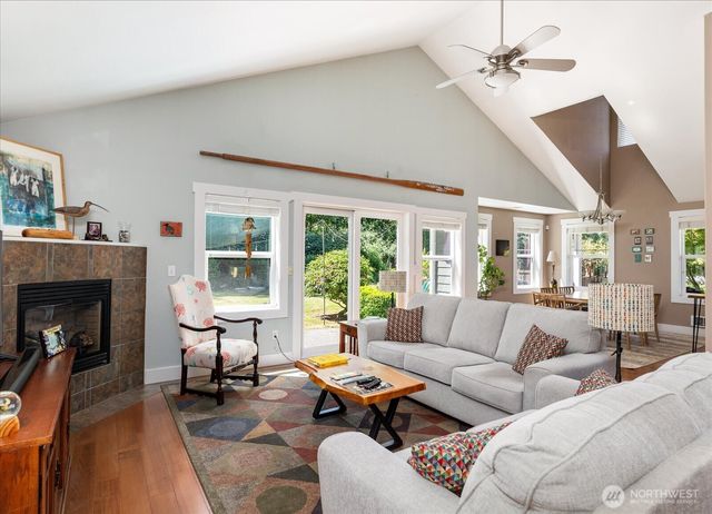 1796 Twin Oaks Lane, Freeland, WA 98249