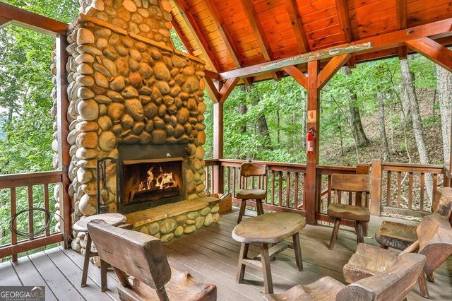 175 Cochise Road 19, Blue Ridge, GA 30513