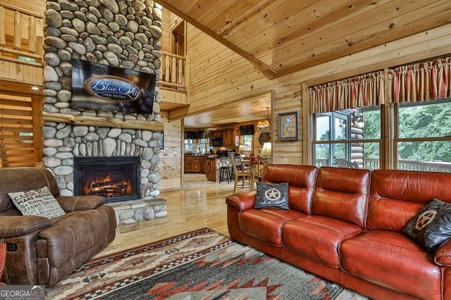 175 Cochise Road 19, Blue Ridge, GA 30513