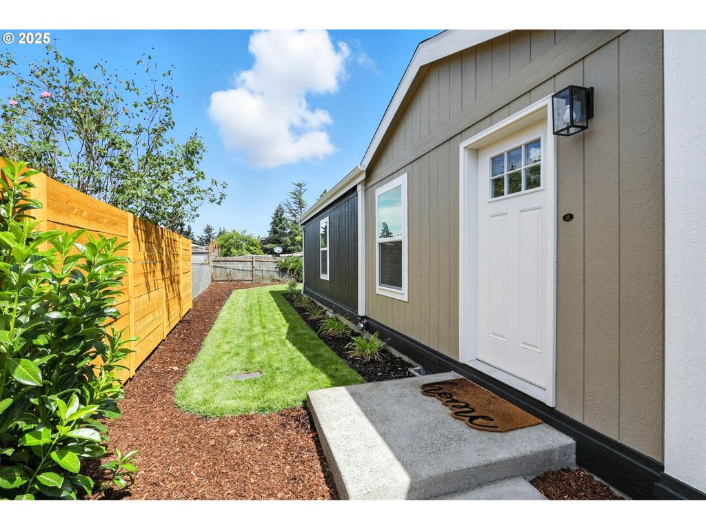 11657 GROUSE Ln, Aurora, OR 97002