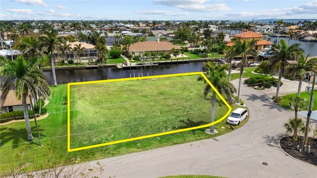 1939 SE 37th TER, Cape Coral, FL 33904