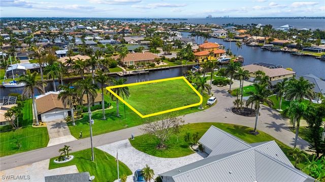 1939 SE 37th TER, Cape Coral, FL 33904