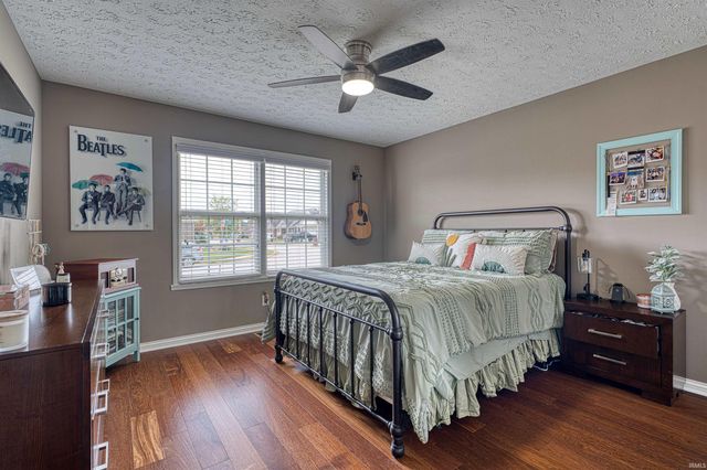 9940 Arbor Lake Drive, Newburgh, IN 47630