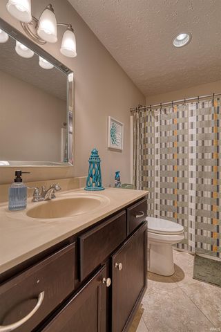 9940 Arbor Lake Drive, Newburgh, IN 47630