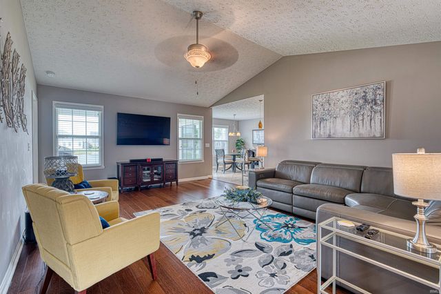 9940 Arbor Lake Drive, Newburgh, IN 47630