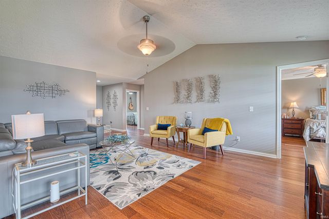 9940 Arbor Lake Drive, Newburgh, IN 47630