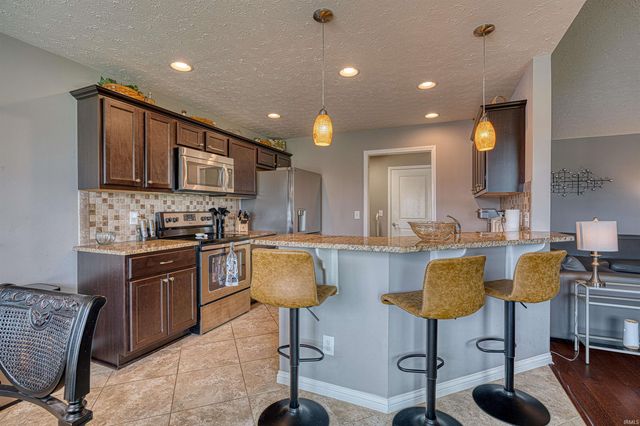 9940 Arbor Lake Drive, Newburgh, IN 47630