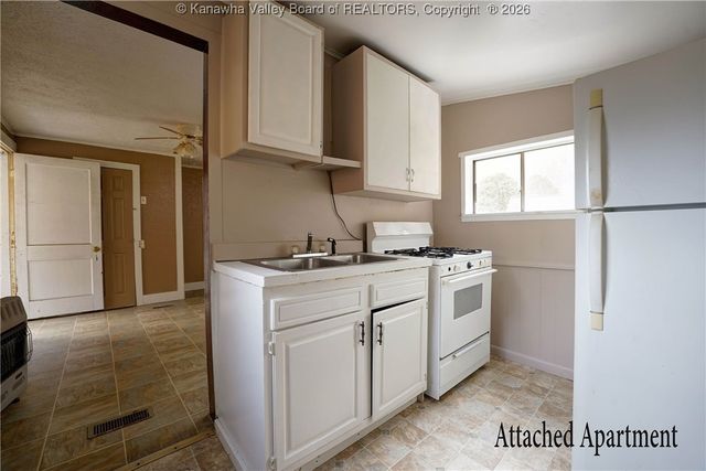 358 Bulger Road, Alkol, WV 25501