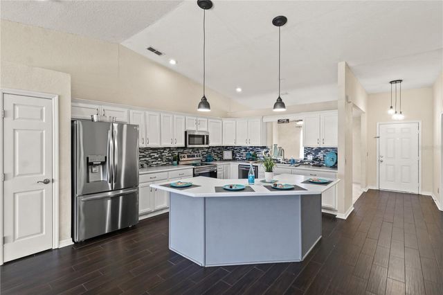7855 SUGAR PINE BOULEVARD, Lakeland, FL 33810