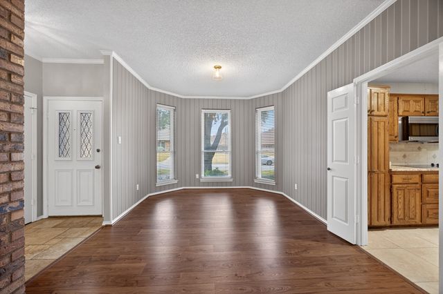 5528 Oak Branch Drive, Arlington, TX 76016