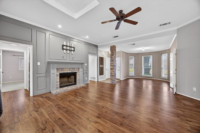 5528 Oak Branch Drive, Arlington, TX 76016