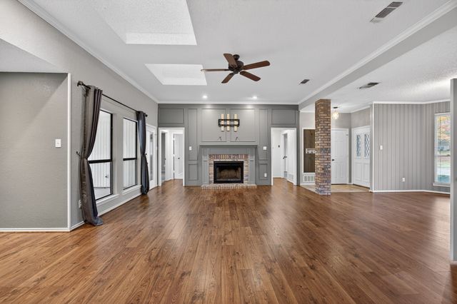 5528 Oak Branch Drive, Arlington, TX 76016