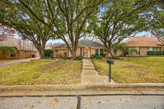 5528 Oak Branch Drive, Arlington, TX 76016