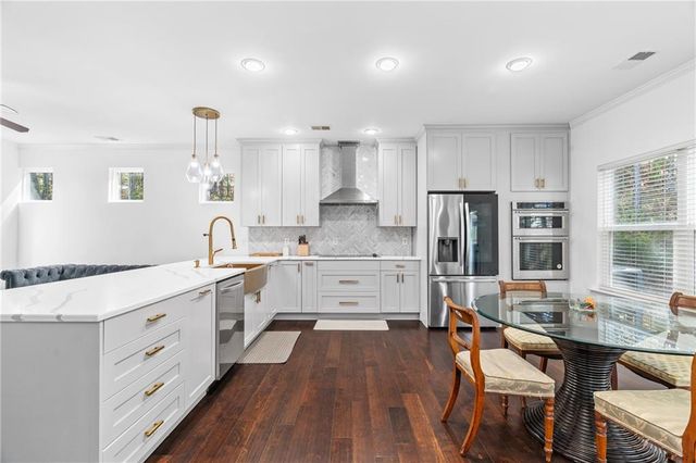 702 Barberry Drive, Woodstock, GA 30188