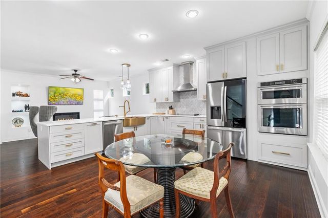 702 Barberry Drive, Woodstock, GA 30188