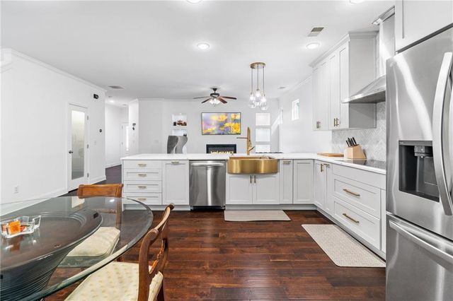 702 Barberry Drive, Woodstock, GA 30188