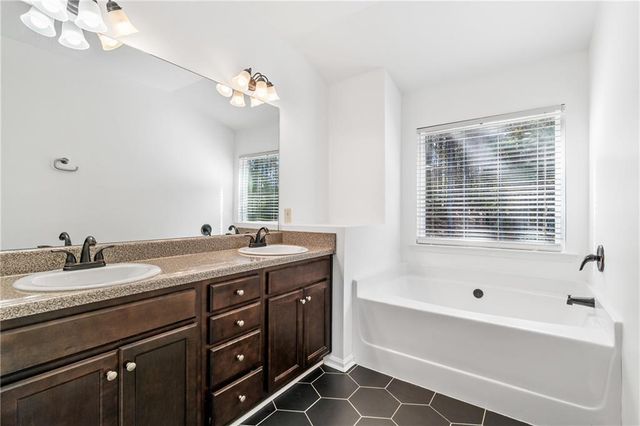 702 Barberry Drive, Woodstock, GA 30188