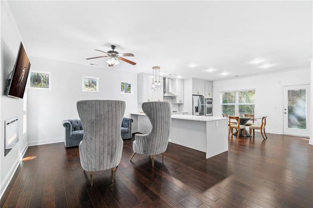 702 Barberry Drive, Woodstock, GA 30188