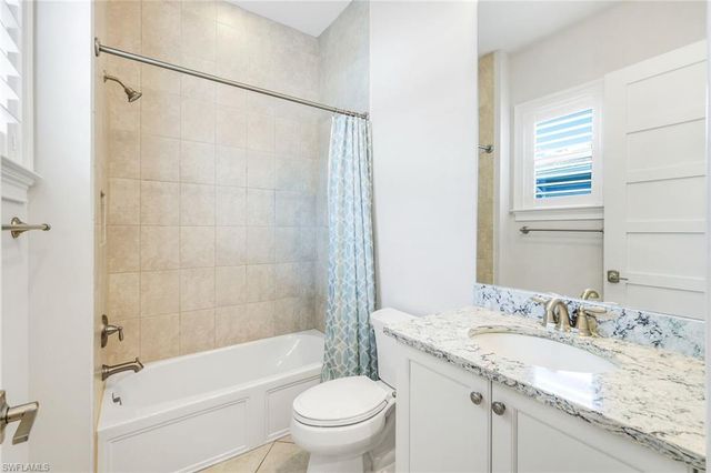 6348 Lyford Isle DR, Naples, FL 34113