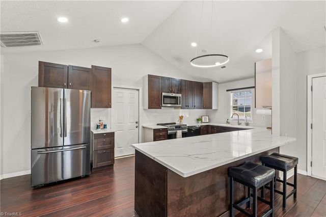 300 Cedar Ridge Circle, Winston-salem, NC 27127