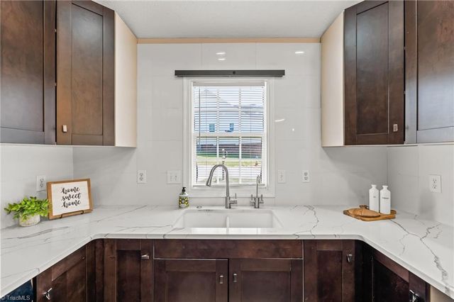 300 Cedar Ridge Circle, Winston-salem, NC 27127