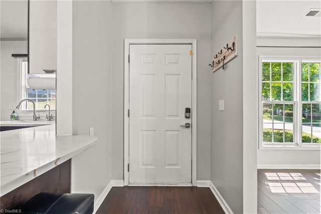 300 Cedar Ridge Circle, Winston-salem, NC 27127
