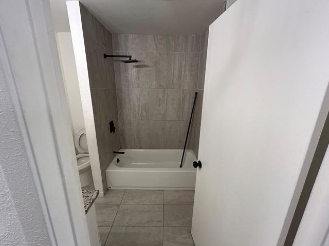 1118 Brookswood Ave E B, Austin, TX 78721