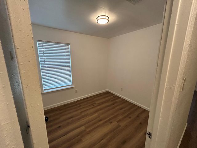 1118 Brookswood Ave E B, Austin, TX 78721