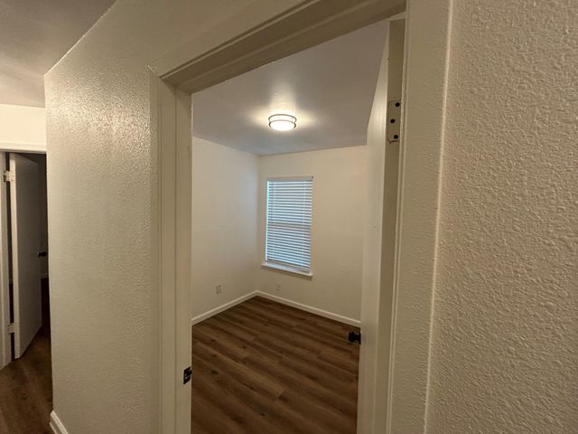 1118 Brookswood Ave E B, Austin, TX 78721