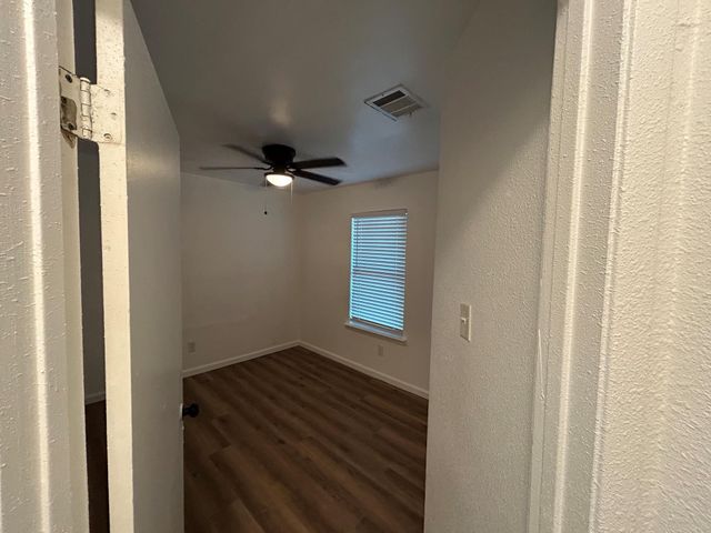 1118 Brookswood Ave E B, Austin, TX 78721