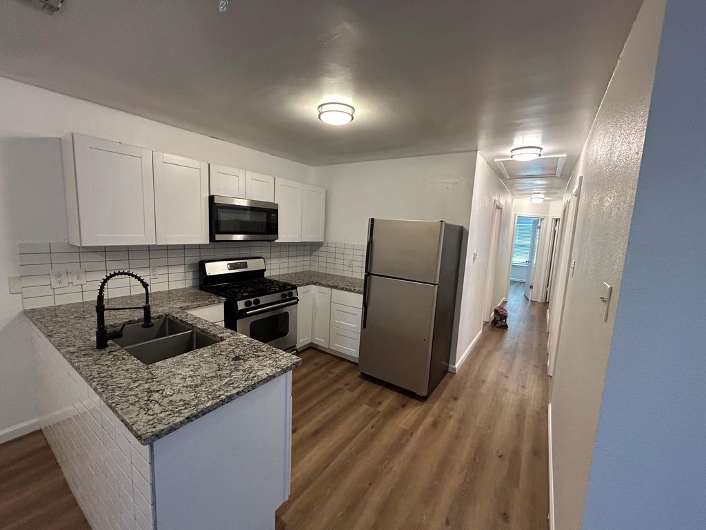 1118 Brookswood Ave E B, Austin, TX 78721