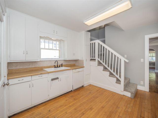 2127 W Main Street, Kalamazoo, MI 49006