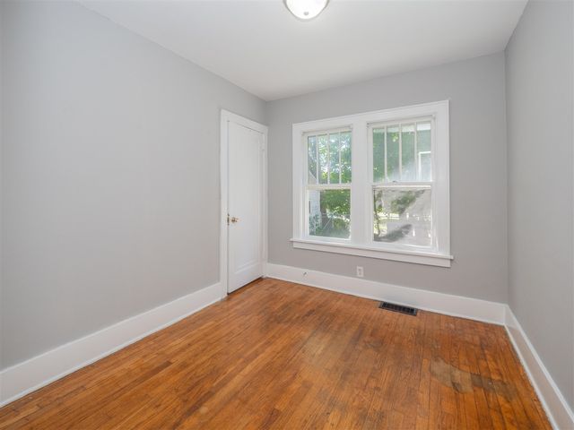 2127 W Main Street, Kalamazoo, MI 49006