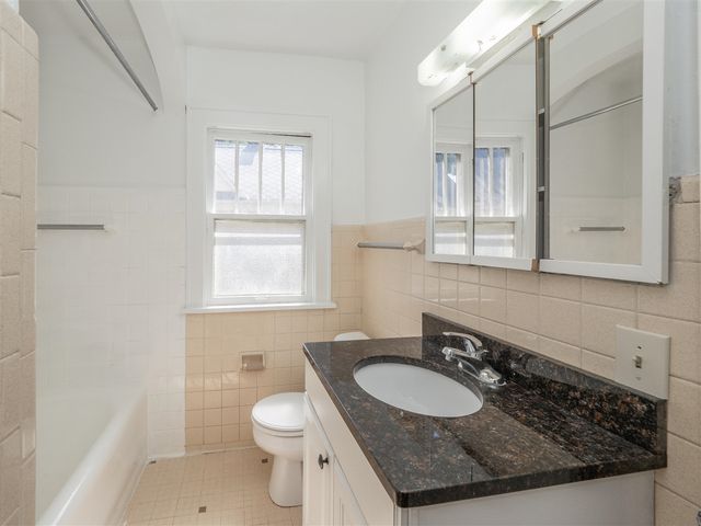 2127 W Main Street, Kalamazoo, MI 49006