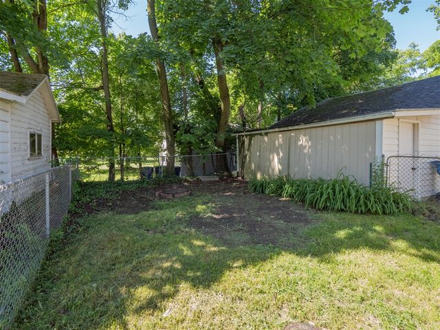 2127 W Main Street, Kalamazoo, MI 49006
