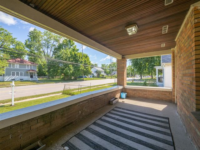 2127 W Main Street, Kalamazoo, MI 49006