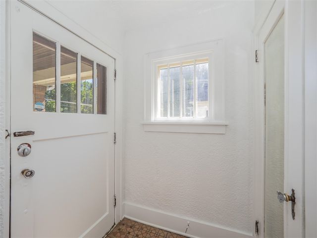 2127 W Main Street, Kalamazoo, MI 49006