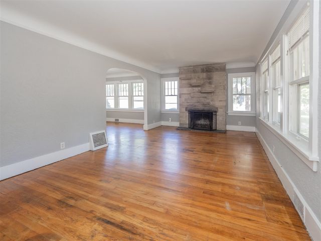 2127 W Main Street, Kalamazoo, MI 49006