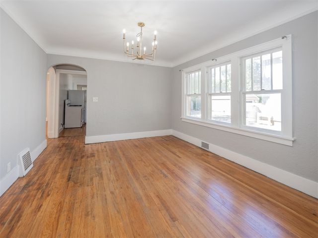 2127 W Main Street, Kalamazoo, MI 49006