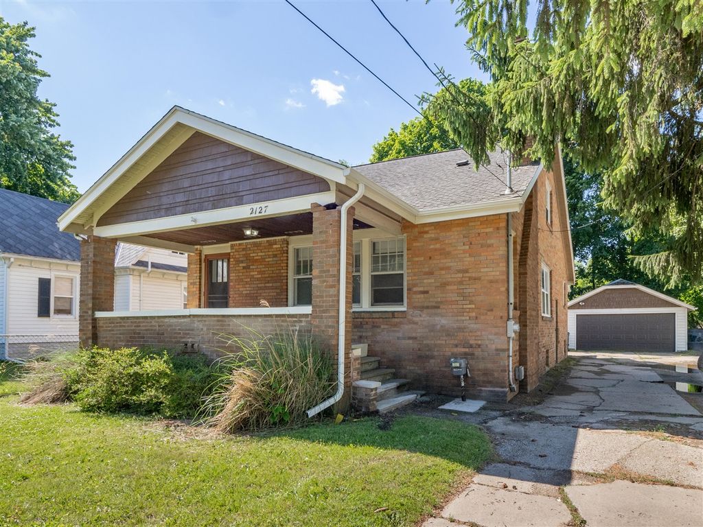 2127 W Main Street, Kalamazoo, MI 49006