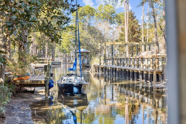 1525 W Hewett Road, Santa Rosa Beach, FL 32459