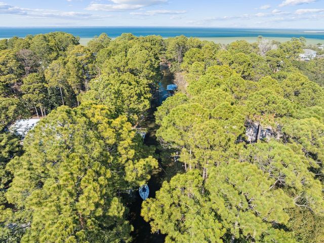 1525 W Hewett Road, Santa Rosa Beach, FL 32459