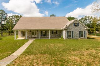 29 E Twin Oaks Lane, Carriere, MS 39426