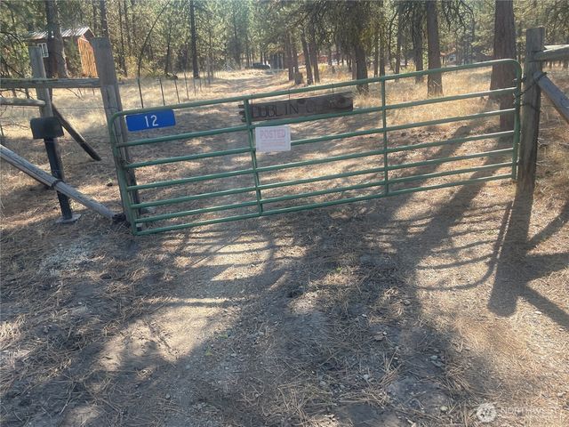 12 Caribou Road, Tonasket, WA 98855