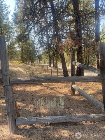 12 Caribou Road, Tonasket, WA 98855